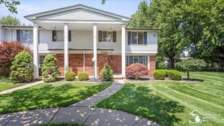 32750 Barclay Square, Warren, MI 48093