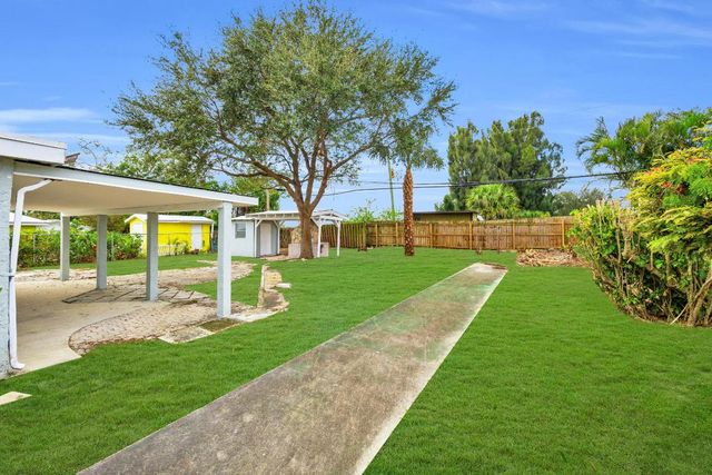 1574 NE Arch Ave Avenue, Jensen Beach, FL 34957