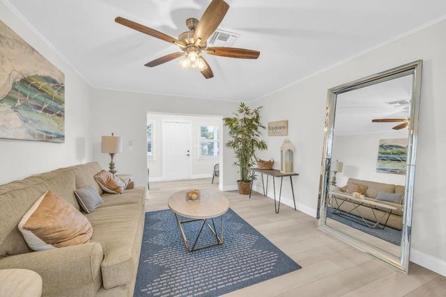 1574 NE Arch Ave Avenue, Jensen Beach, FL 34957