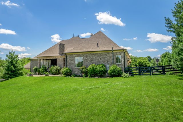 111 Roseburg Way, Nicholasville, KY 40356