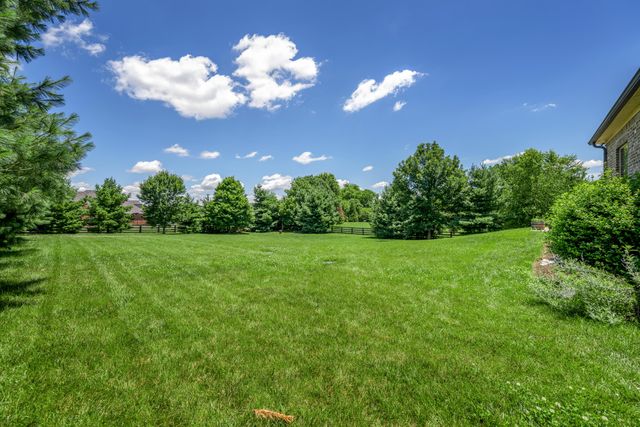 111 Roseburg Way, Nicholasville, KY 40356