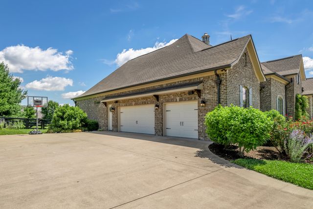 111 Roseburg Way, Nicholasville, KY 40356
