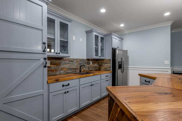 111 Roseburg Way, Nicholasville, KY 40356