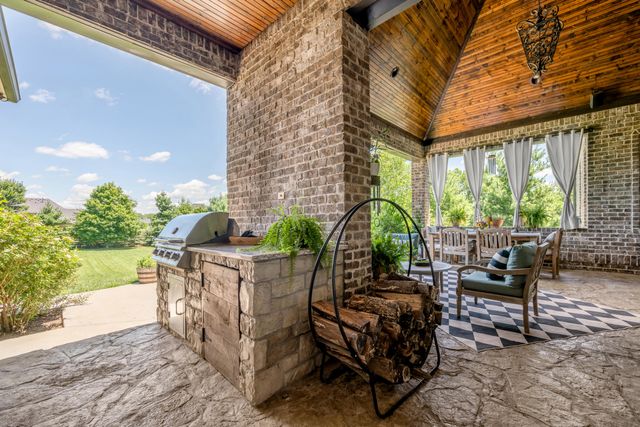 111 Roseburg Way, Nicholasville, KY 40356