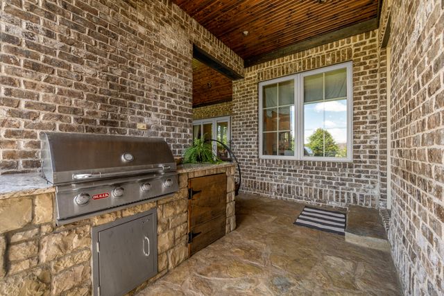 111 Roseburg Way, Nicholasville, KY 40356