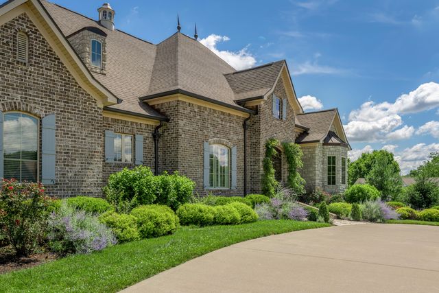 111 Roseburg Way, Nicholasville, KY 40356