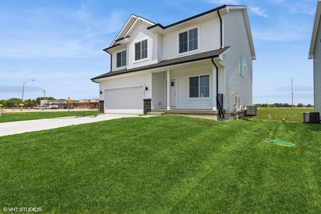 6802 SE 7th Avenue, Pleasant Hill, IA 50327