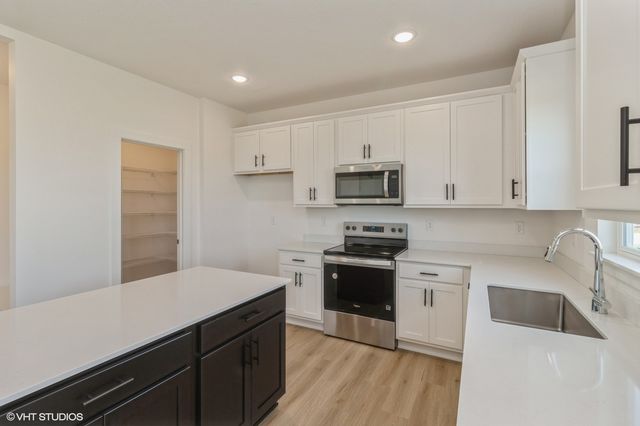 6802 SE 7th Avenue, Pleasant Hill, IA 50327