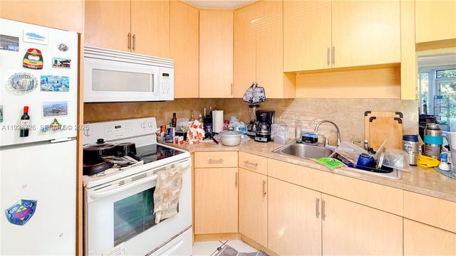 1101 NE 191st St H108, Miami, FL 33179