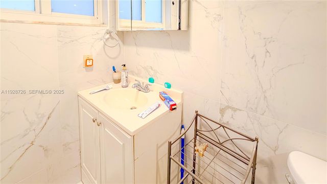 1101 NE 191st St H108, Miami, FL 33179