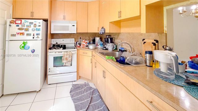 1101 NE 191st St H108, Miami, FL 33179