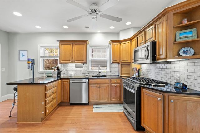 6 Rowell Ave, Beverly, MA 01915