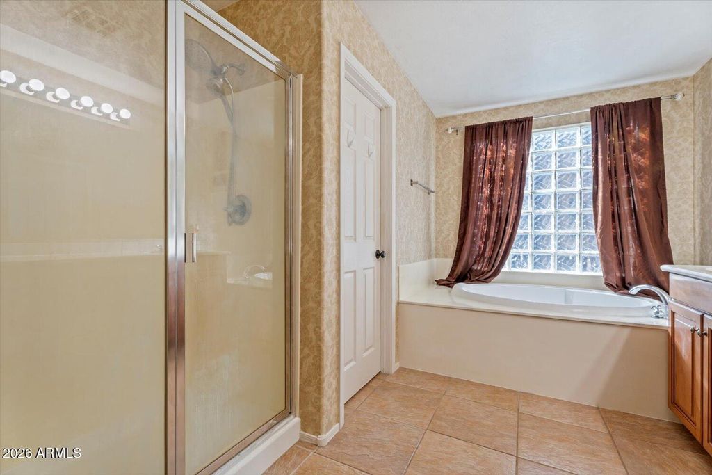Image 15 of property listing at 14975 W WETHERSFIELD Road, Surprise, AZ 85379