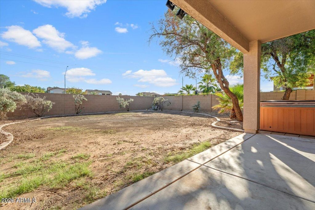 Image 22 of property listing at 14975 W WETHERSFIELD Road, Surprise, AZ 85379