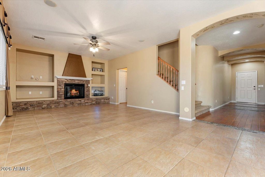 Image 5 of property listing at 14975 W WETHERSFIELD Road, Surprise, AZ 85379