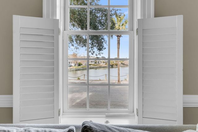 64 Sowell Street, Mount Pleasant, SC 29464