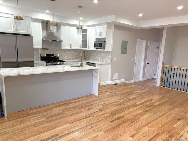 26 E 55th Street, Brooklyn, NY 11203