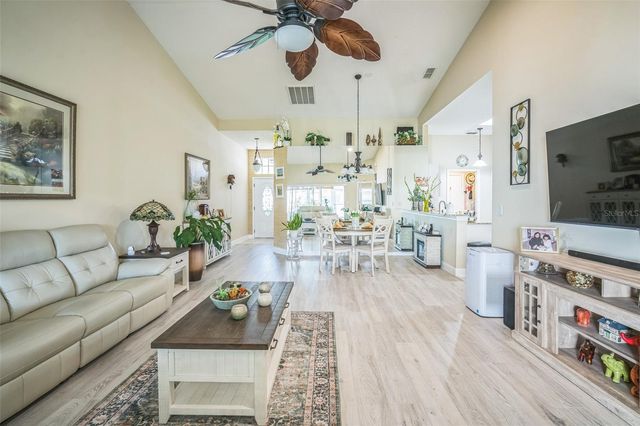 2404 OLD NANTUCKET COURT 57, Sun City Center, FL 33573