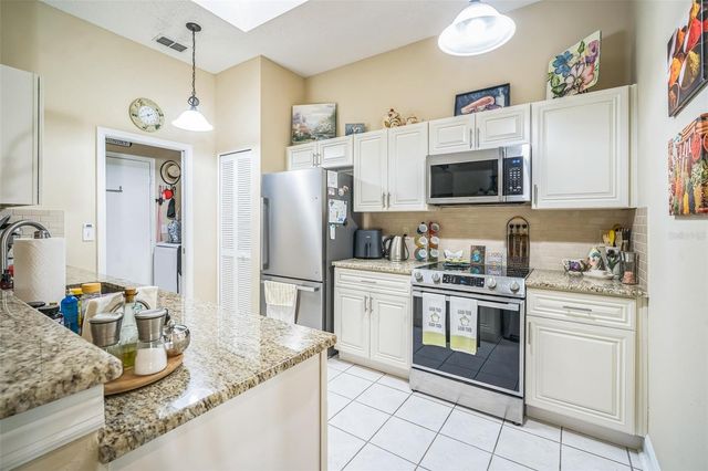 2404 OLD NANTUCKET COURT 57, Sun City Center, FL 33573