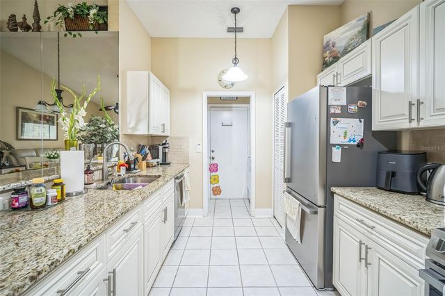 2404 OLD NANTUCKET COURT 57, Sun City Center, FL 33573