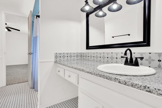 800 Glen Key Street, Denison, TX 75020