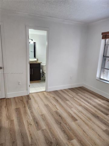 1725 W 60th Street F202, Hialeah, FL 33012
