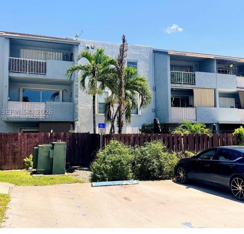 1725 W 60th Street F202, Hialeah, FL 33012