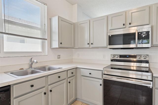 656 WHITETAIL LOOP, Apopka, FL 32703