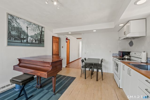 112 Bond Street 3E, Hartford, CT 06114