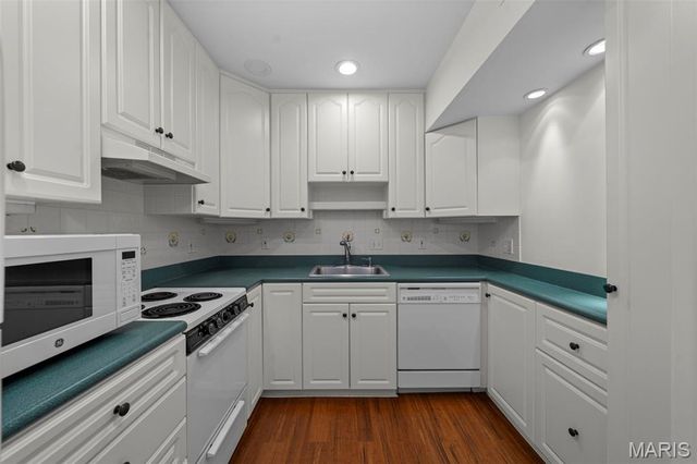 8932 Cardinal Terrace, St Louis, MO 63144