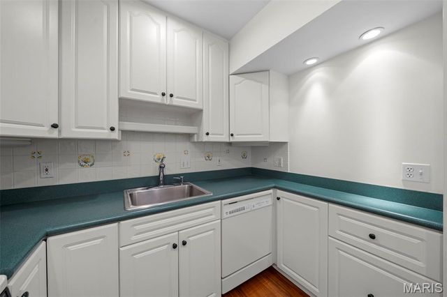 8932 Cardinal Terrace, St Louis, MO 63144