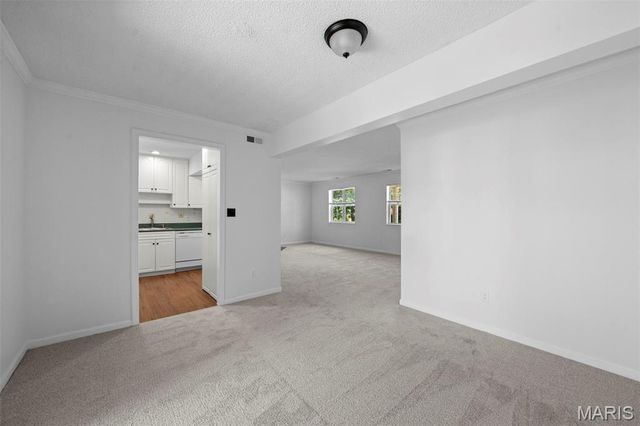 8932 Cardinal Terrace, St Louis, MO 63144
