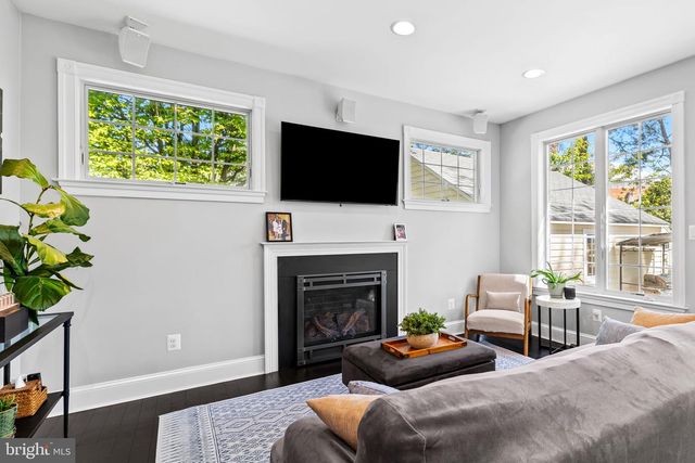 18 BEAUMONT AVE, Catonsville, MD 21228