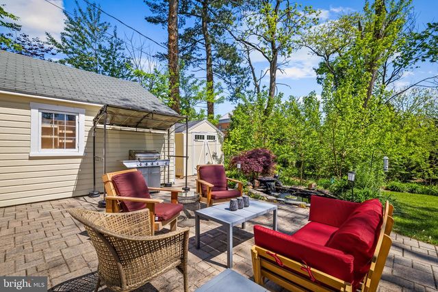 18 BEAUMONT AVE, Catonsville, MD 21228