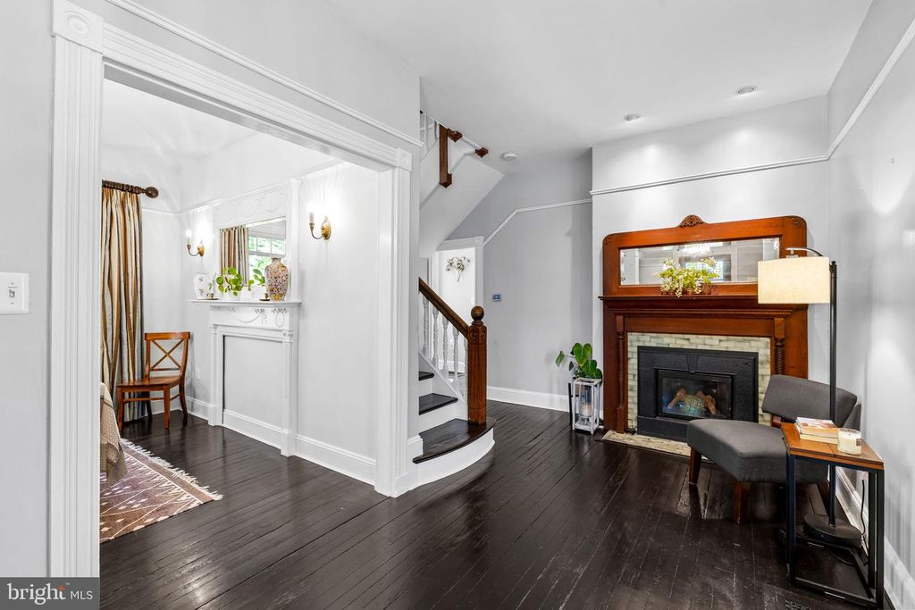 Image 15 of property listing at 18 BEAUMONT AVE, Catonsville, MD 21228