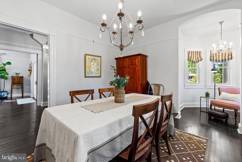 Image 20 of property listing at 18 BEAUMONT AVE, Catonsville, MD 21228