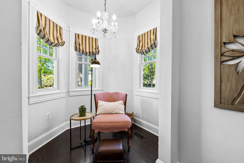 Image 23 of property listing at 18 BEAUMONT AVE, Catonsville, MD 21228