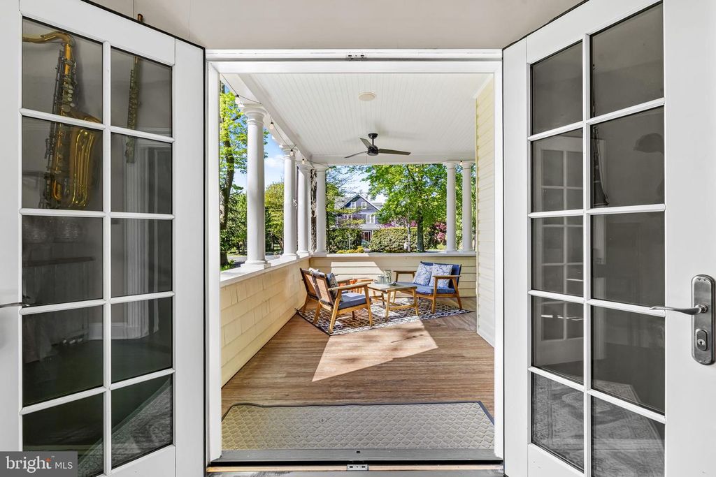 Image 26 of property listing at 18 BEAUMONT AVE, Catonsville, MD 21228