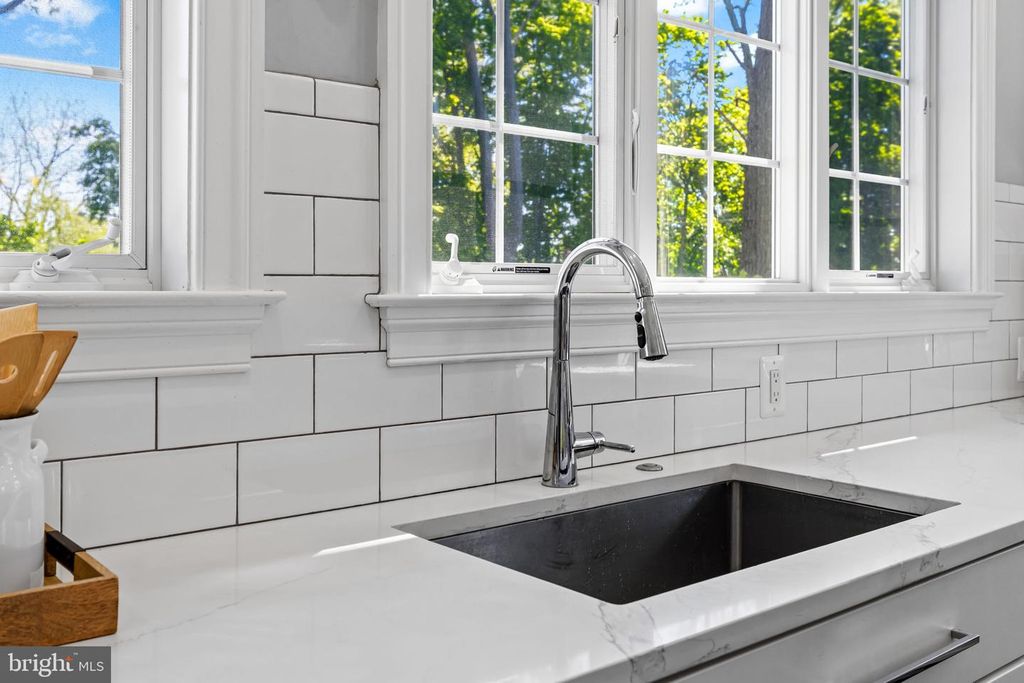 Image 38 of property listing at 18 BEAUMONT AVE, Catonsville, MD 21228