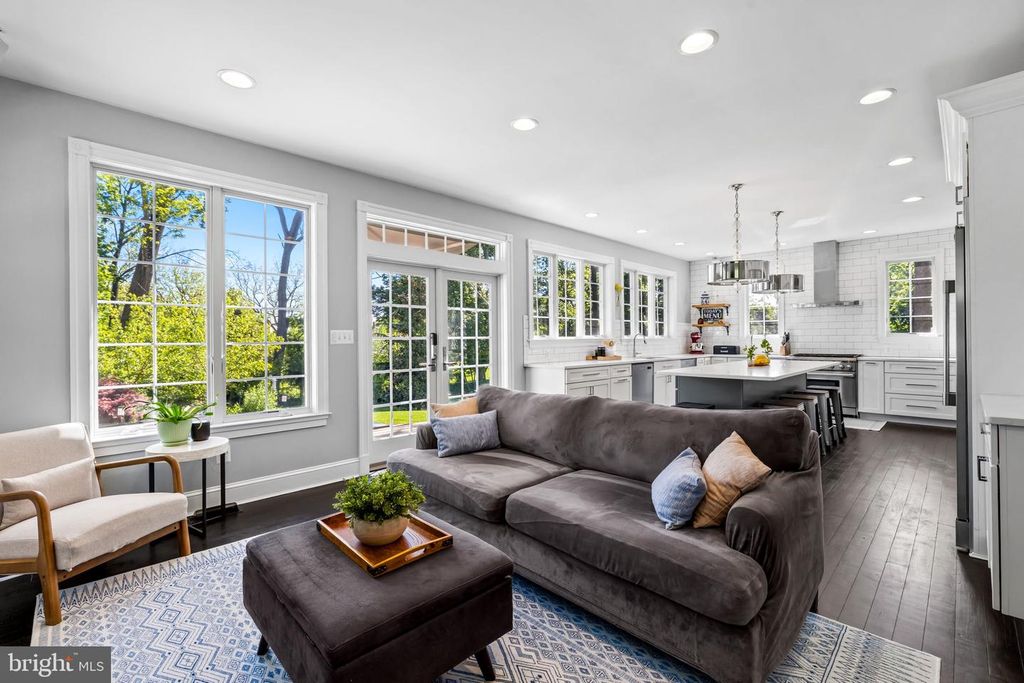 Image 39 of property listing at 18 BEAUMONT AVE, Catonsville, MD 21228