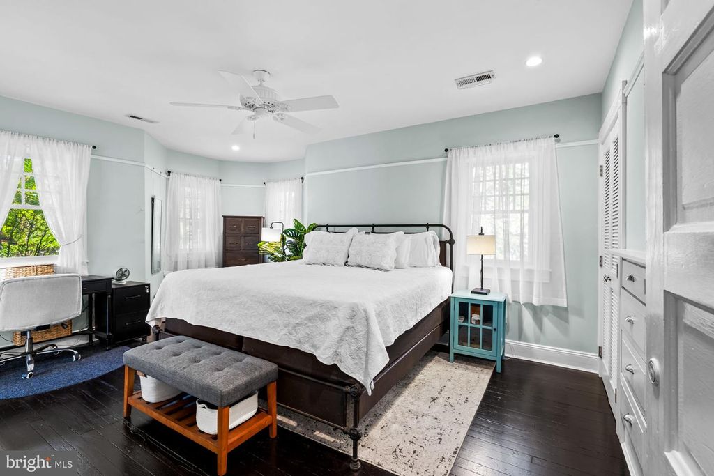 Image 44 of property listing at 18 BEAUMONT AVE, Catonsville, MD 21228