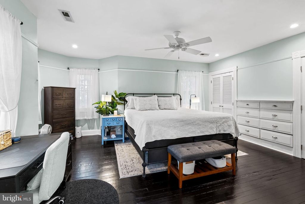 Image 45 of property listing at 18 BEAUMONT AVE, Catonsville, MD 21228