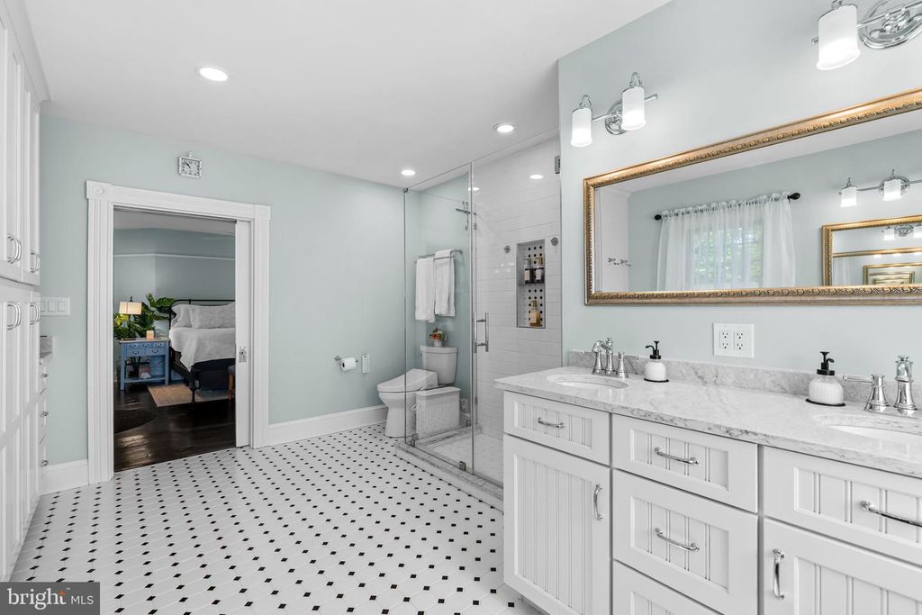 Image 49 of property listing at 18 BEAUMONT AVE, Catonsville, MD 21228