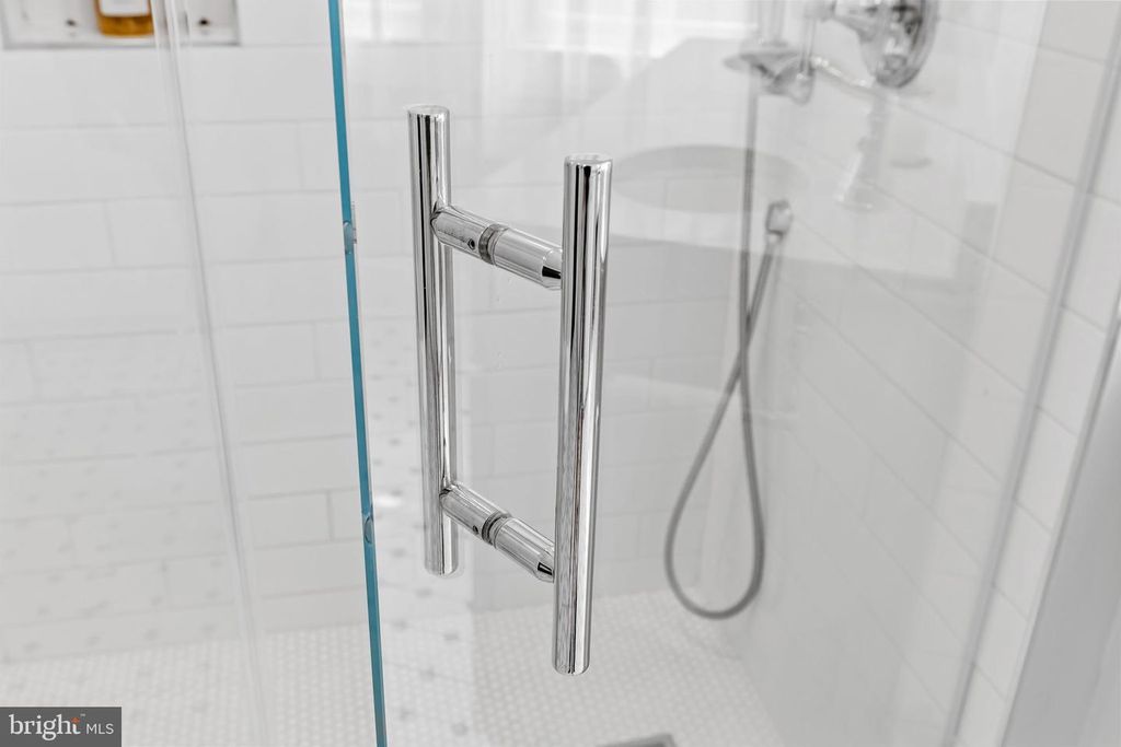 Image 52 of property listing at 18 BEAUMONT AVE, Catonsville, MD 21228
