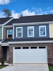 3014 Plymouth PL, Williamsburg, VA 23185