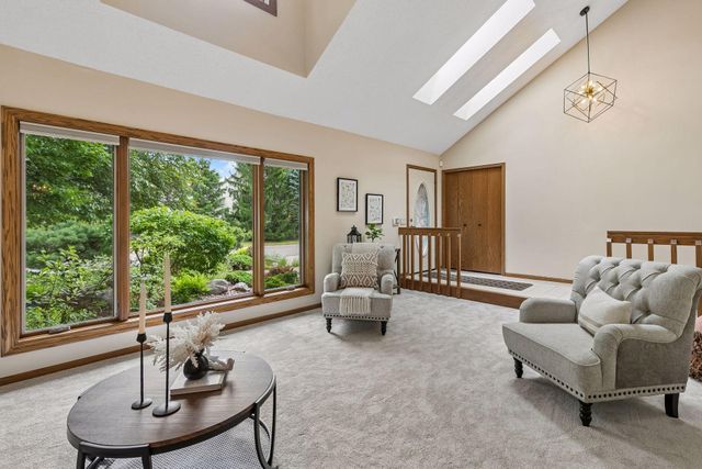 13673 Duluth Drive, Apple Valley, MN 55124