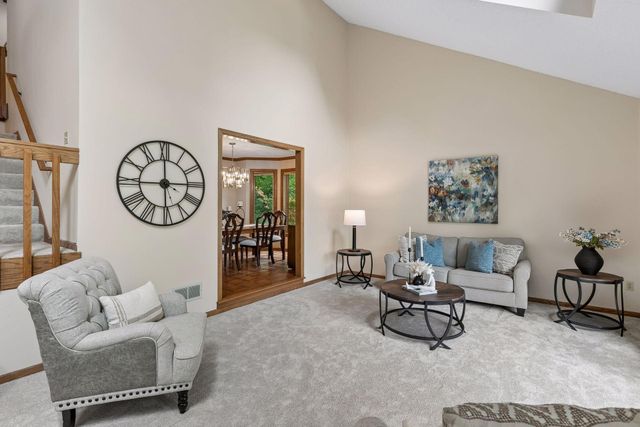 13673 Duluth Drive, Apple Valley, MN 55124