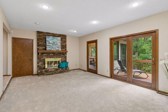 13673 Duluth Drive, Apple Valley, MN 55124