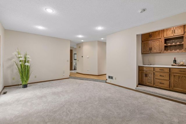 13673 Duluth Drive, Apple Valley, MN 55124