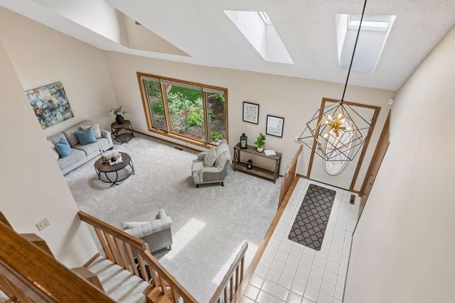 13673 Duluth Drive, Apple Valley, MN 55124